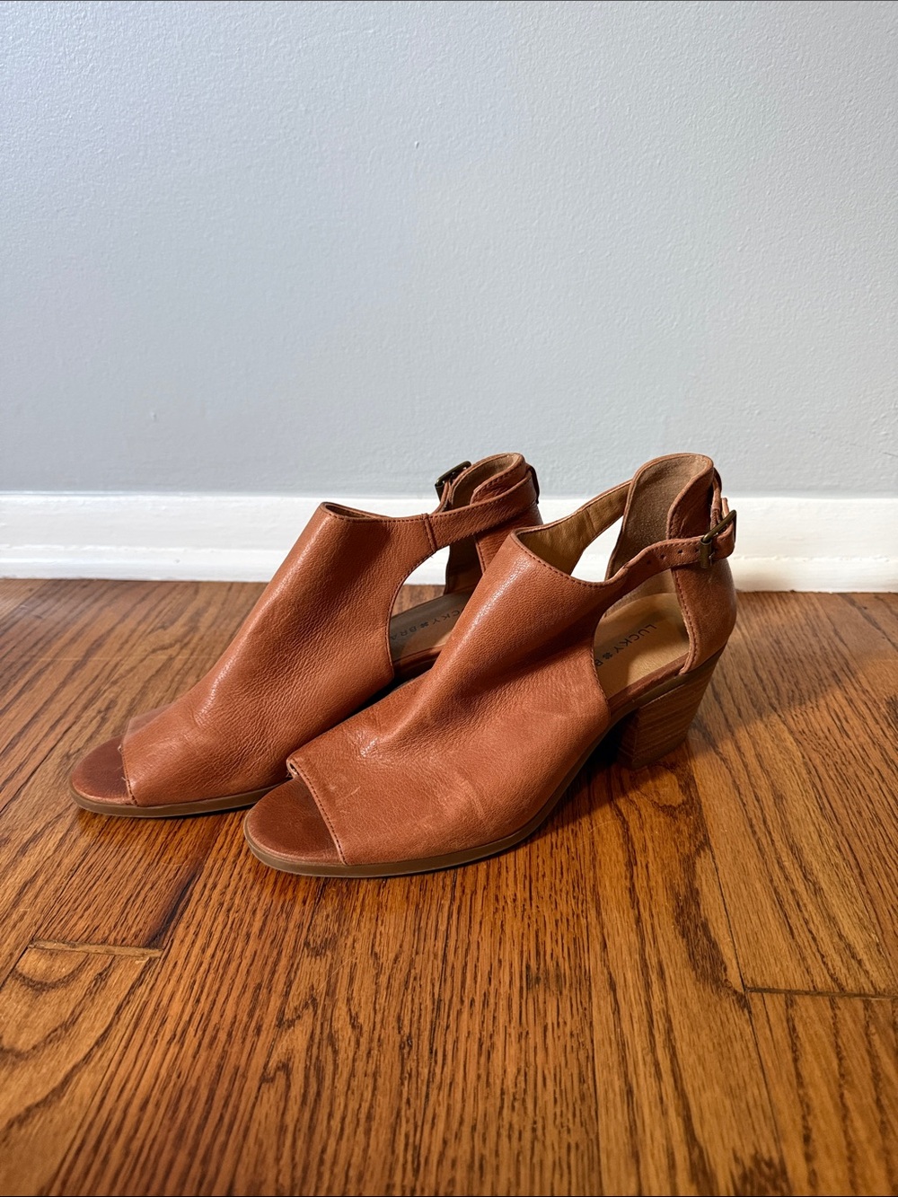 Women's Open-Toe Leather Block Heel Sandals - Brown